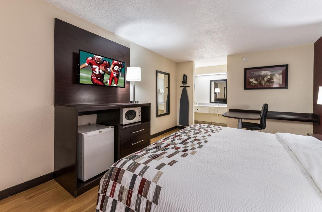 Red Roof Inn Indianapolis - Castleton מראה חיצוני תמונה